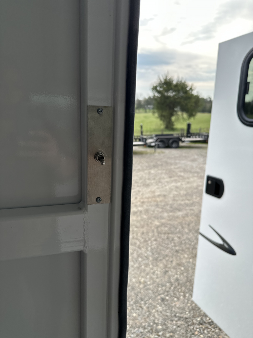 New 2026 Trails West CLASSIC GN 4H Horse Trailer Warm Blood Slant Load