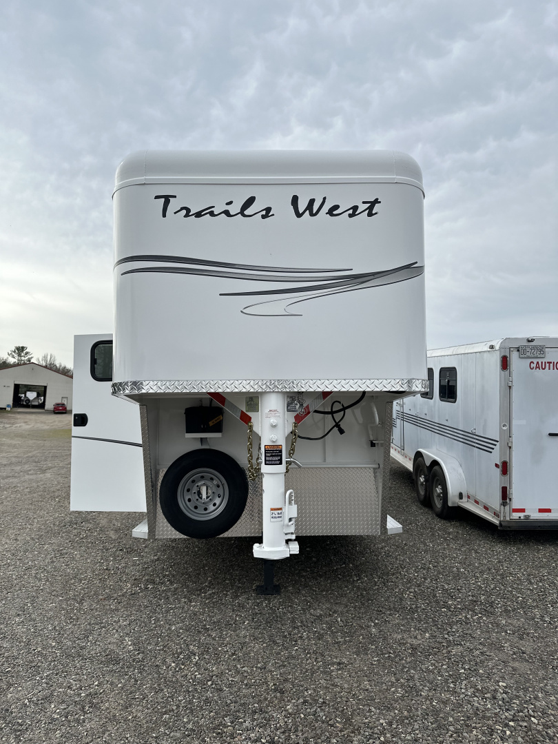 New 2026 Trails West CLASSIC GN 4H Horse Trailer Warm Blood Slant Load