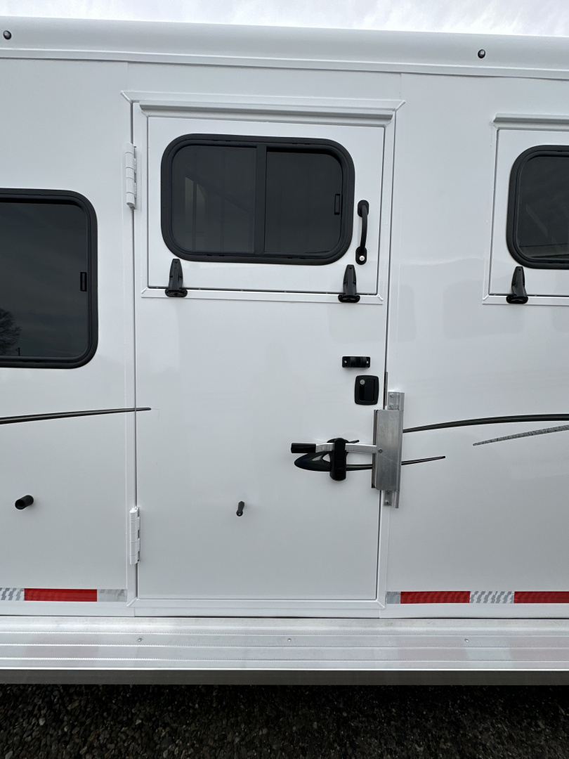 New 2026 Trails West CLASSIC GN 4H Horse Trailer Warm Blood Slant Load