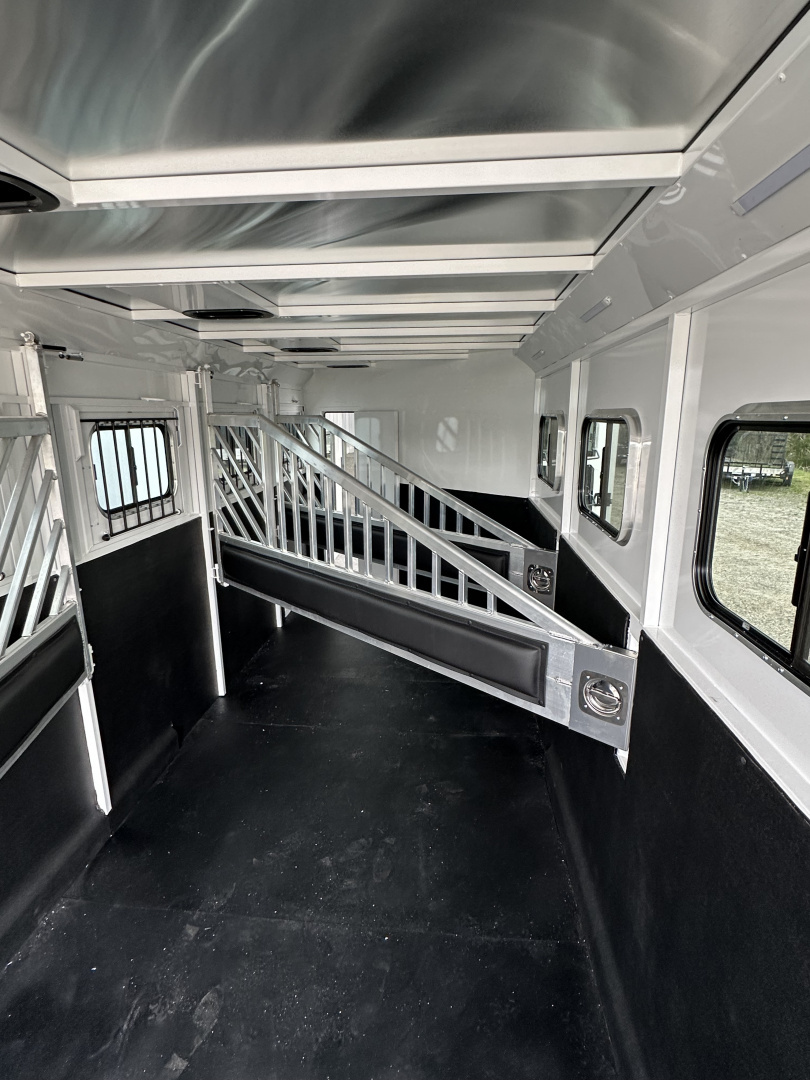 New 2026 Trails West CLASSIC GN 4H Horse Trailer Warm Blood Slant Load