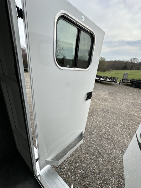 New 2026 Trails West CLASSIC GN 4H Horse Trailer Warm Blood Slant Load