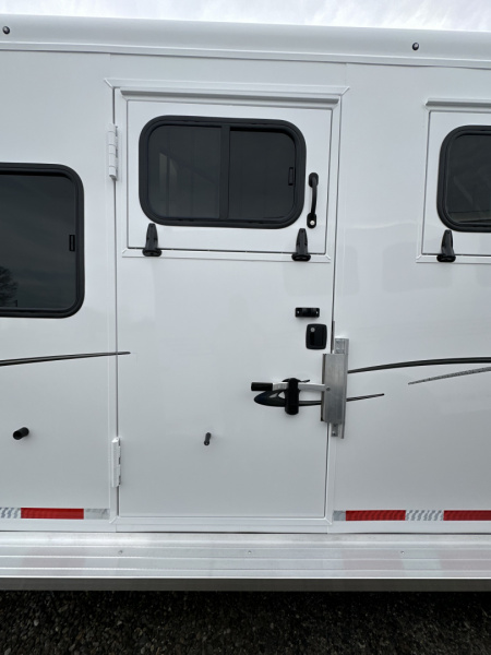 New 2026 Trails West CLASSIC GN 4H Horse Trailer Warm Blood Slant Load