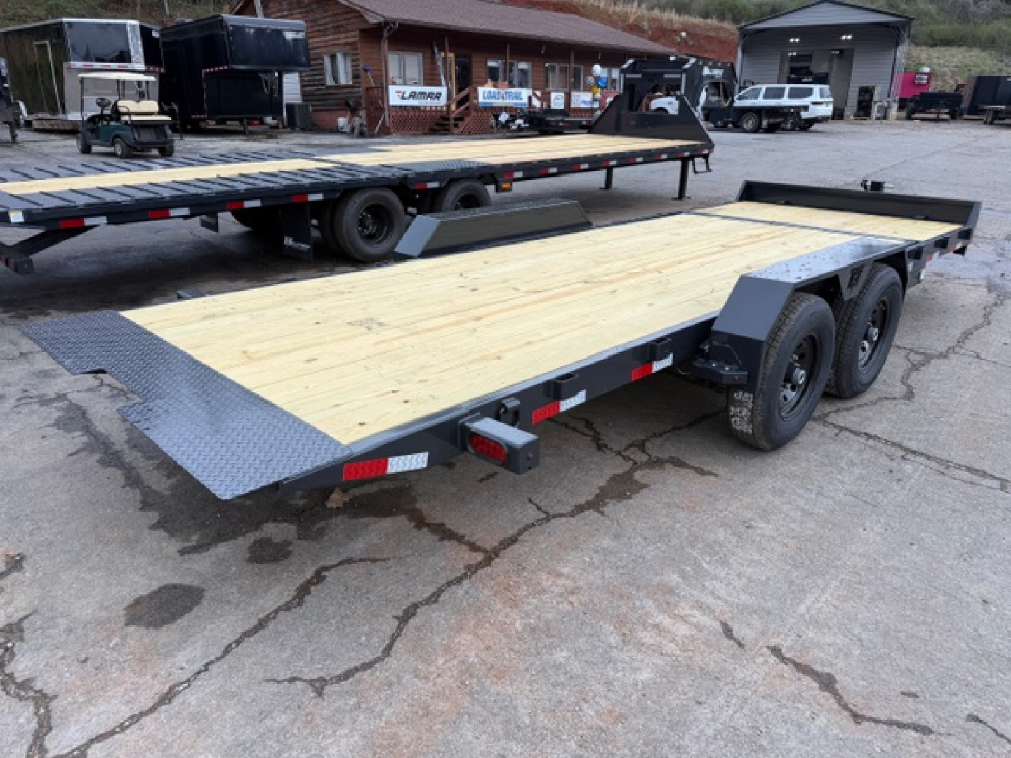 New Hillcrest Equipment 16+4 14k Tilt