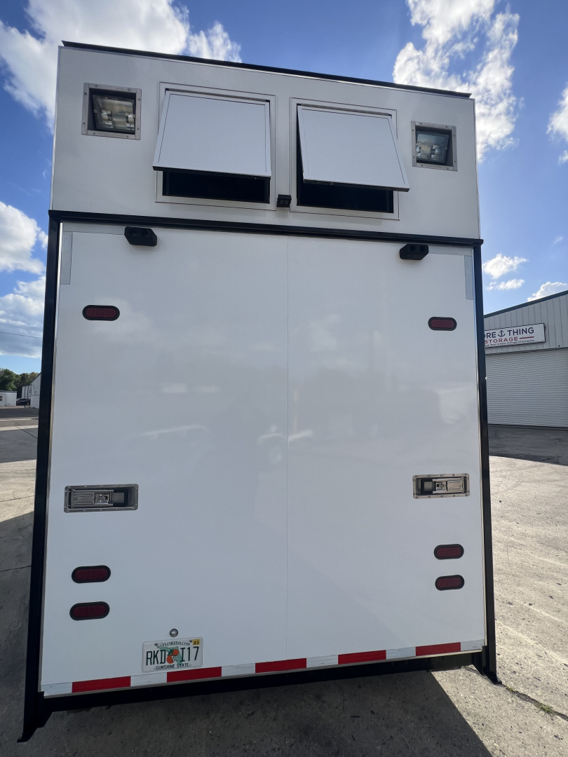 Used 2012 T&E 30' Stacker Trailer