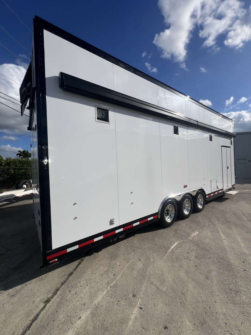 Used 2012 T&E 30' Stacker Trailer
