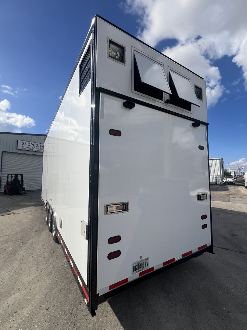 Used 2012 T&E 30' Stacker Trailer