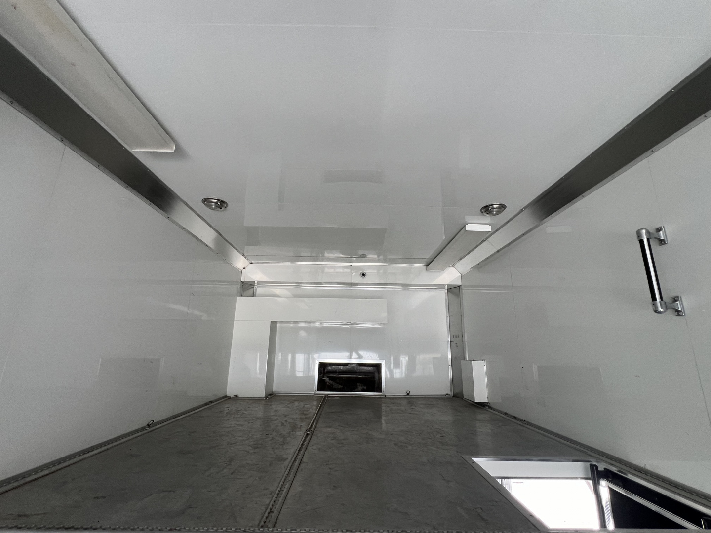 Used 2012 T&E 30' Stacker Trailer