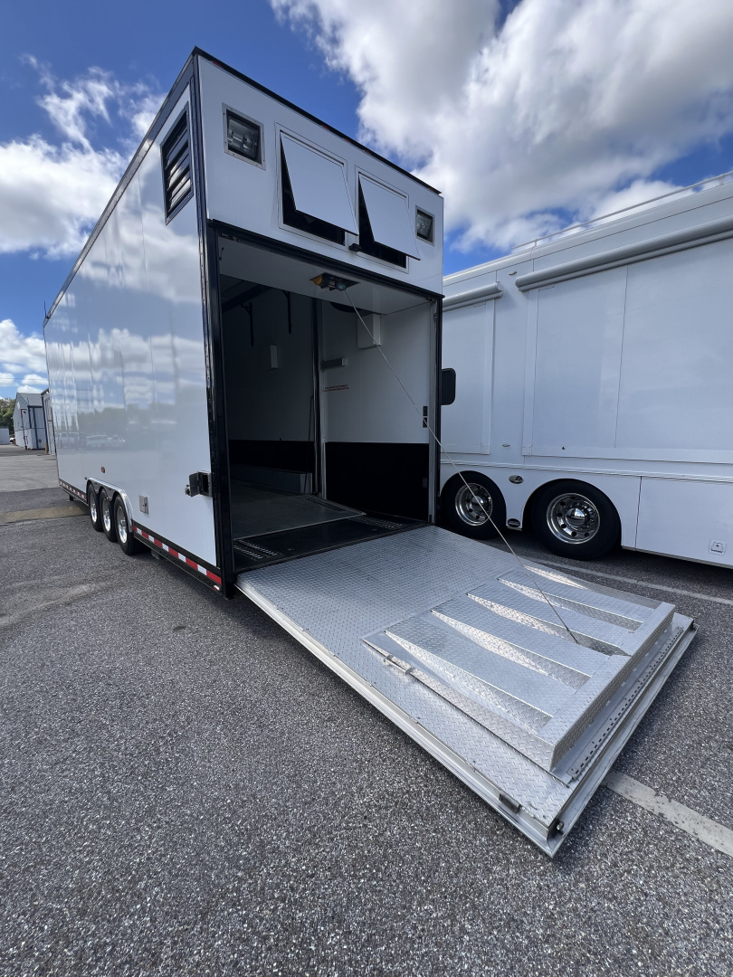 Used 2012 T&E 30' Stacker Trailer