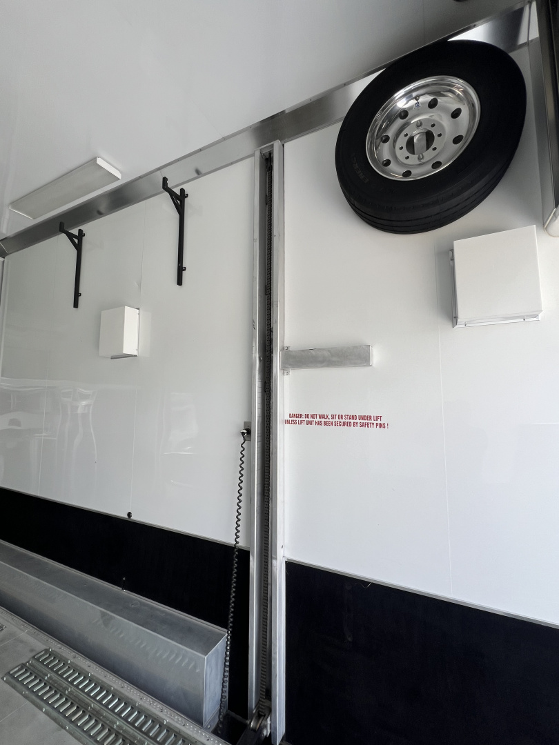Used 2012 T&E 30' Stacker Trailer