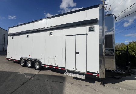 Used 2012 T&E 30' Stacker Trailer