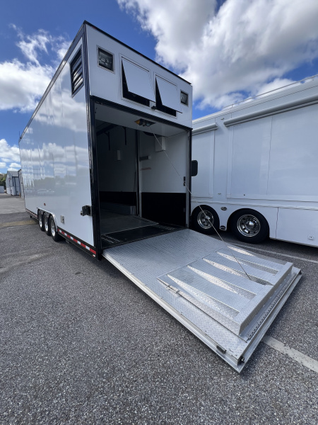 Used 2012 T&E 30' Stacker Trailer
