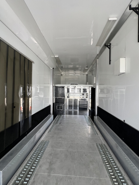 Used 2012 T&E 30' Stacker Trailer