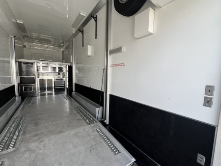 Used 2012 T&E 30' Stacker Trailer