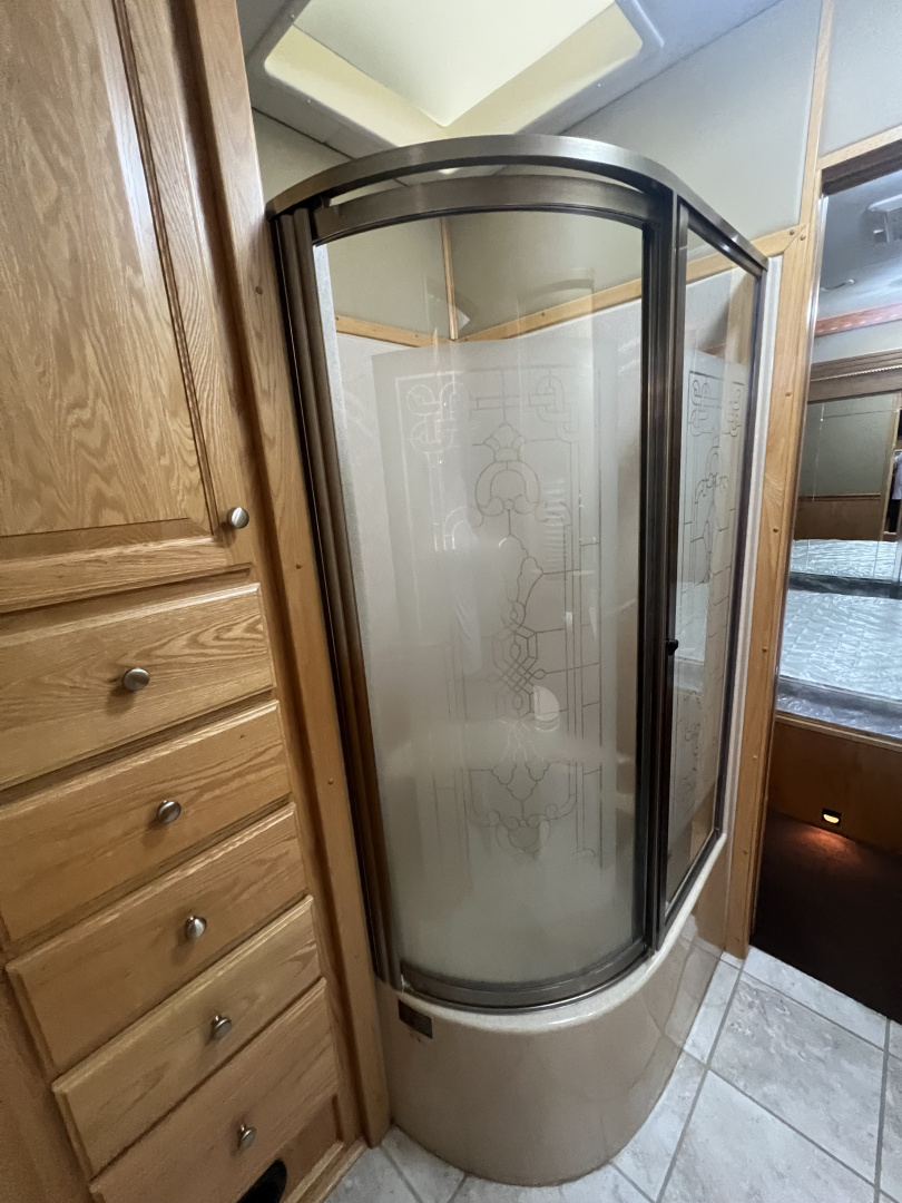 Used 🚨 2008 Renegade 45' Motorcoach – PRE DEF Detroit! 🚨