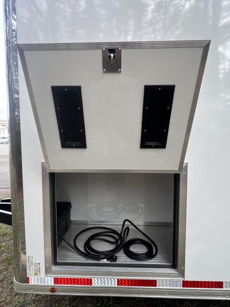 New 2026 Vintage 34’ Tag Race Trailer