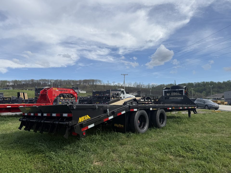 New 2026 Big Tex Trailers 22GN-20+5 MEGA Equipment Trailer