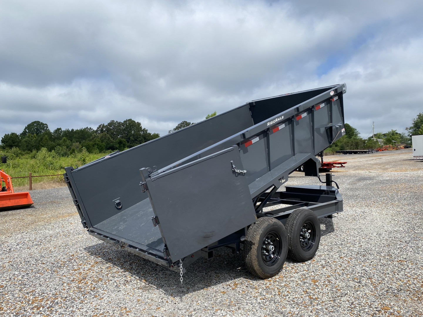 New 2026 Lamar Dump Trailer | 83" x 14' 14K GVWR