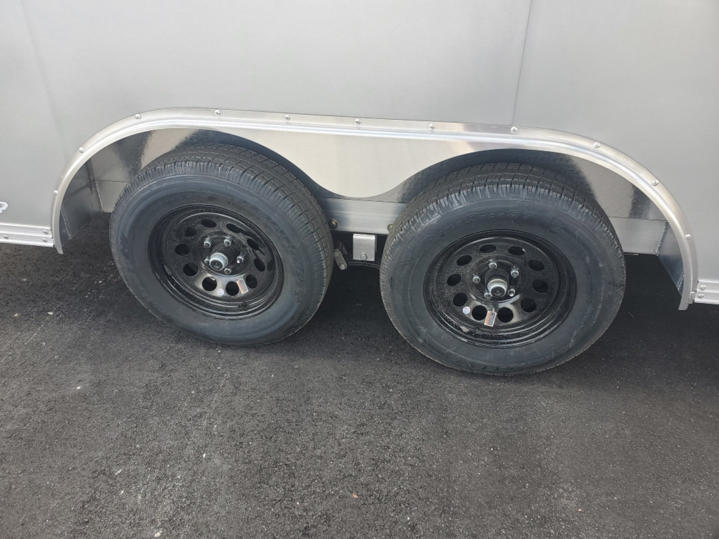 New 2026 ALCOM 8.5X16 XLT STEALTH ALUMINUM CAR HAULER Car / Racing Trailer ENCLOSED TRAILER WITH REAR RAMP DOOR, 6'10" INTERIOR HEIGHT, SCREWLESS EXTERIOR, 1 PIECE ALUMINUM ROOF, 4 D-RINGS