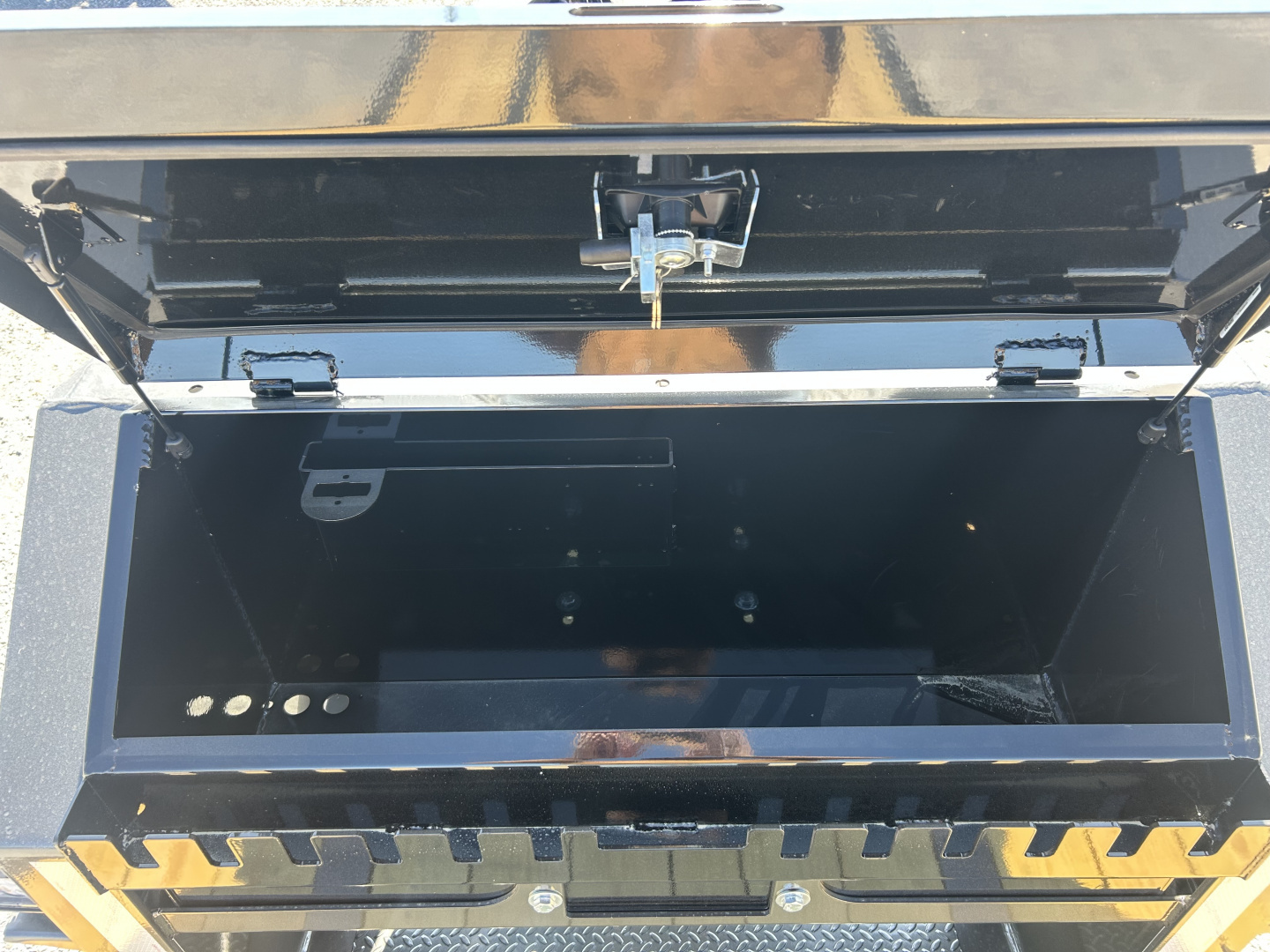 New 2026 MAXXD 102"X34' 40K *ENGINEERED FRAME* Gooseneck Flatbed Trailer