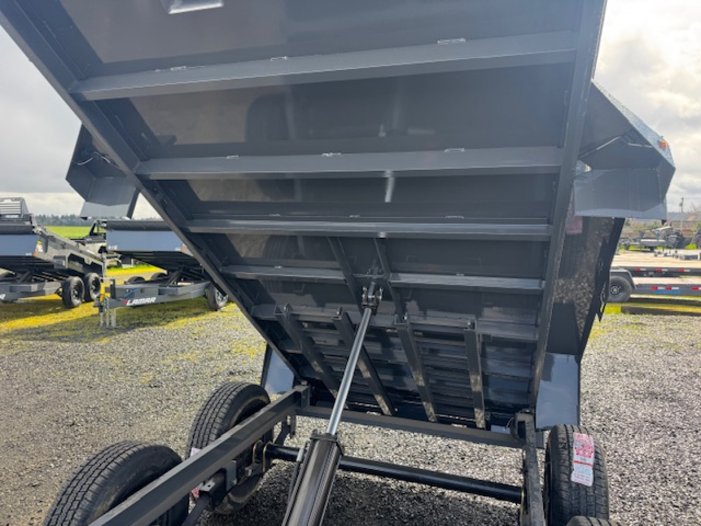 New 2026 LAMAR TRAILERS 60" x 10' DS25 Tandem Axle 10K Dump Trailer 18" SIDES