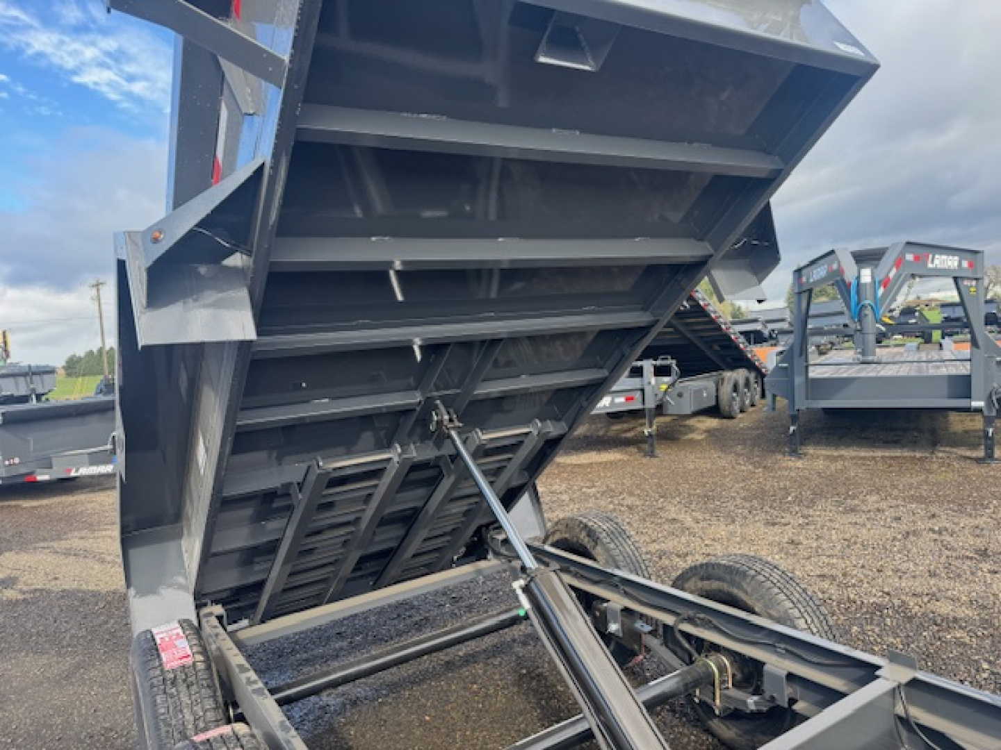 New 2026 LAMAR TRAILERS 60" x 10' DS25 Tandem Axle 10K Dump Trailer 18" SIDES