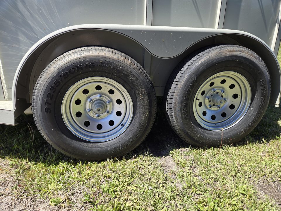 New 2026 Calico Trailers CAL2HSK Horse Trailer