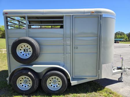 New 2026 Calico Trailers CAL2HSK Horse Trailer