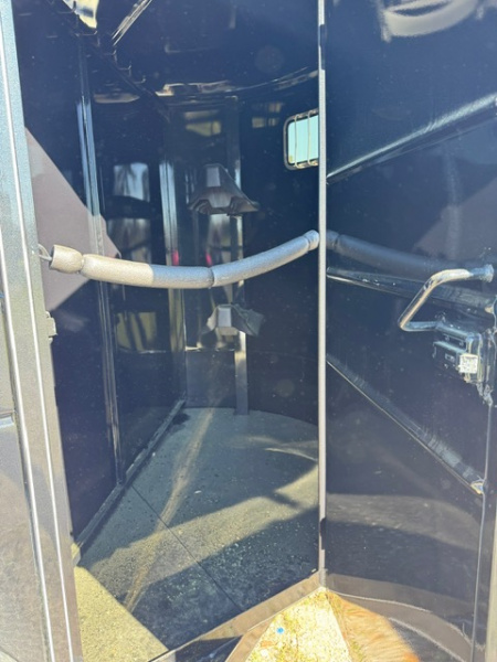 New 2026 Calico Trailers CAL2HSK Horse Trailer