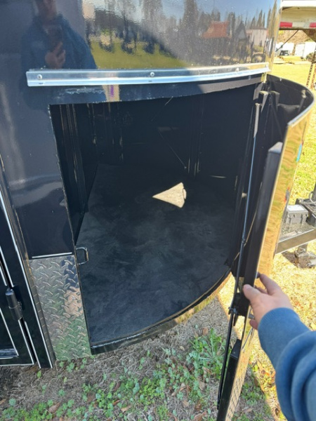 New 2026 Calico Trailers CAL2HSKRAMP Horse Trailer