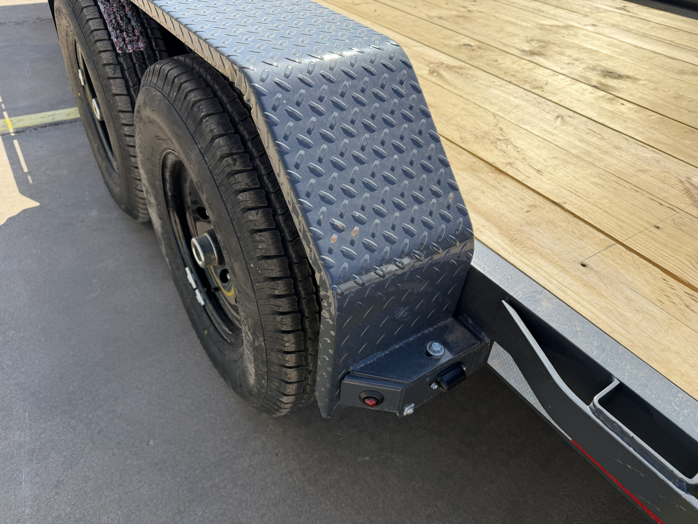 New #148136 2026 LAMAR H6 22 X 83 TANDEM AXLE 14K EQUIPMENT HAULER W/ SLIDE IN RAMPS