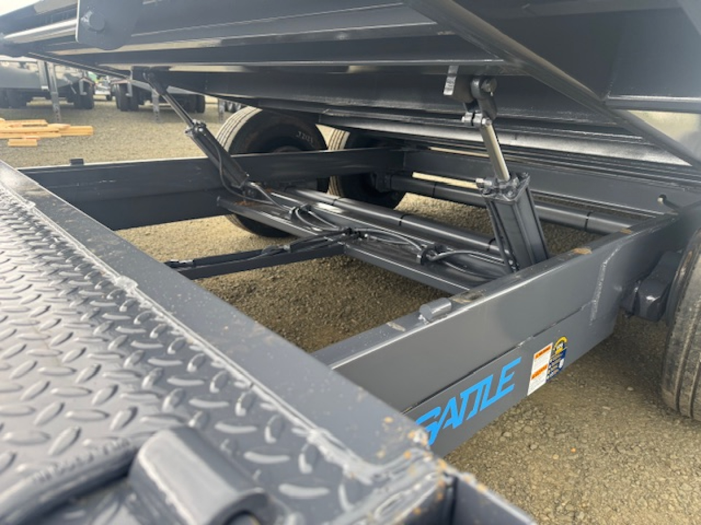 New 2026 VERSATILE TRAILERS 7X20 SF204T-20K Tilt Trailer