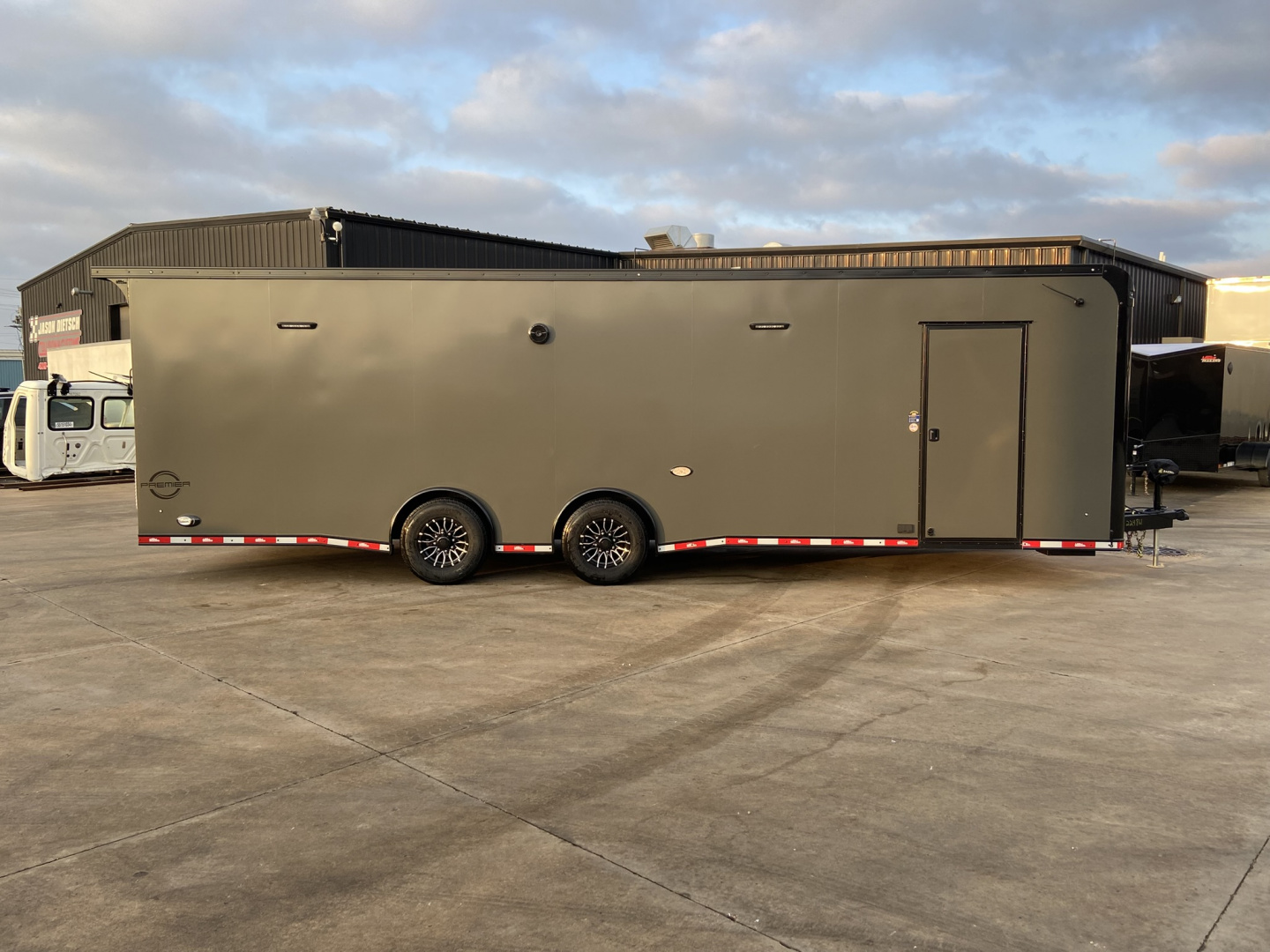 New United Trailers PREM 8.5X28 Racing Trailer