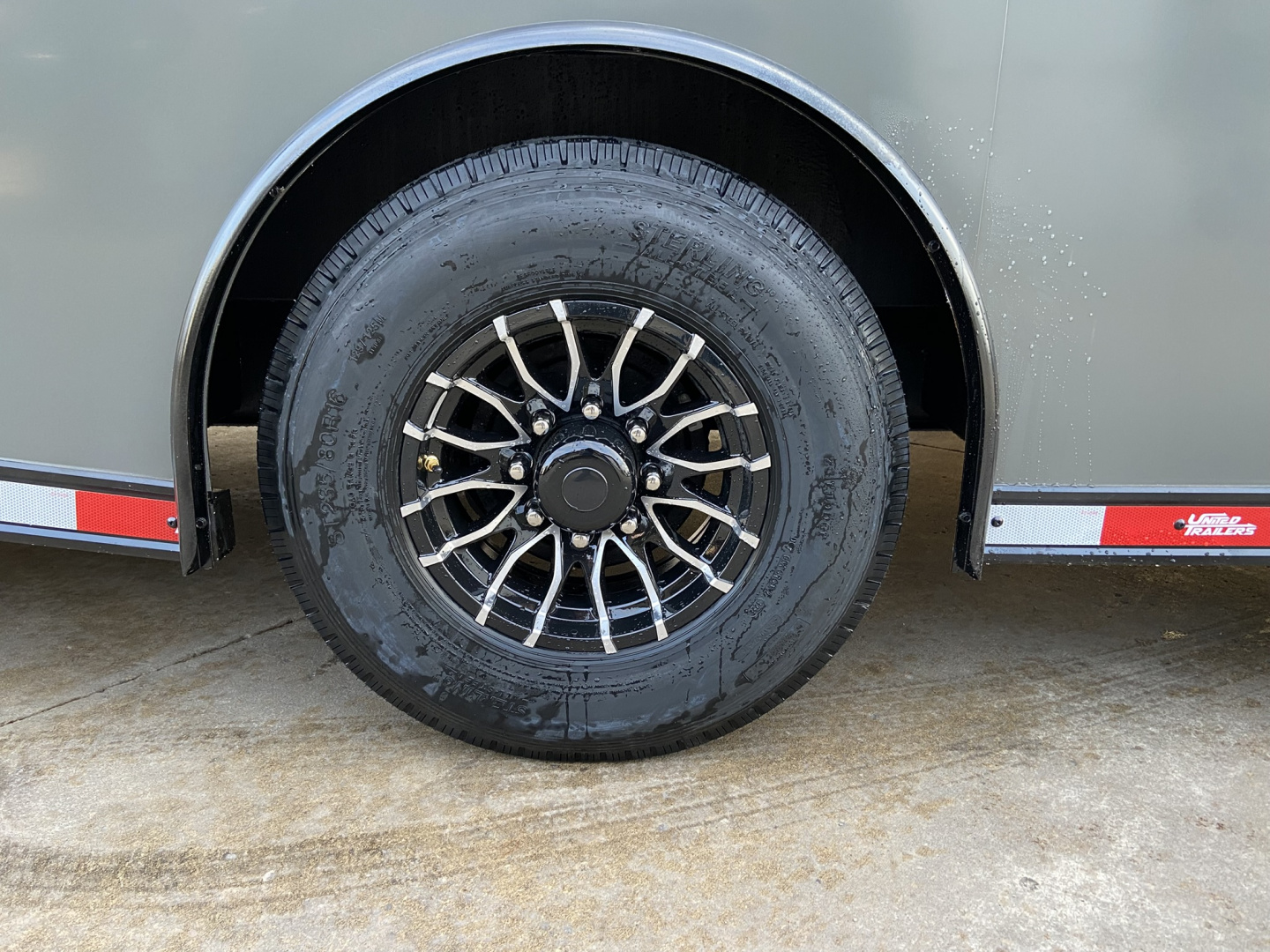 New United Trailers PREM 8.5X28 Racing Trailer