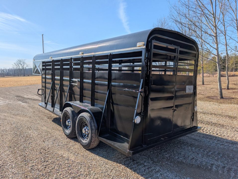 Used 1992 Chaparral Livestock Trailer