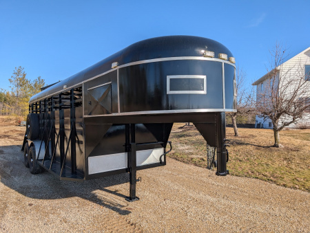 Used 1992 Chaparral Livestock Trailer