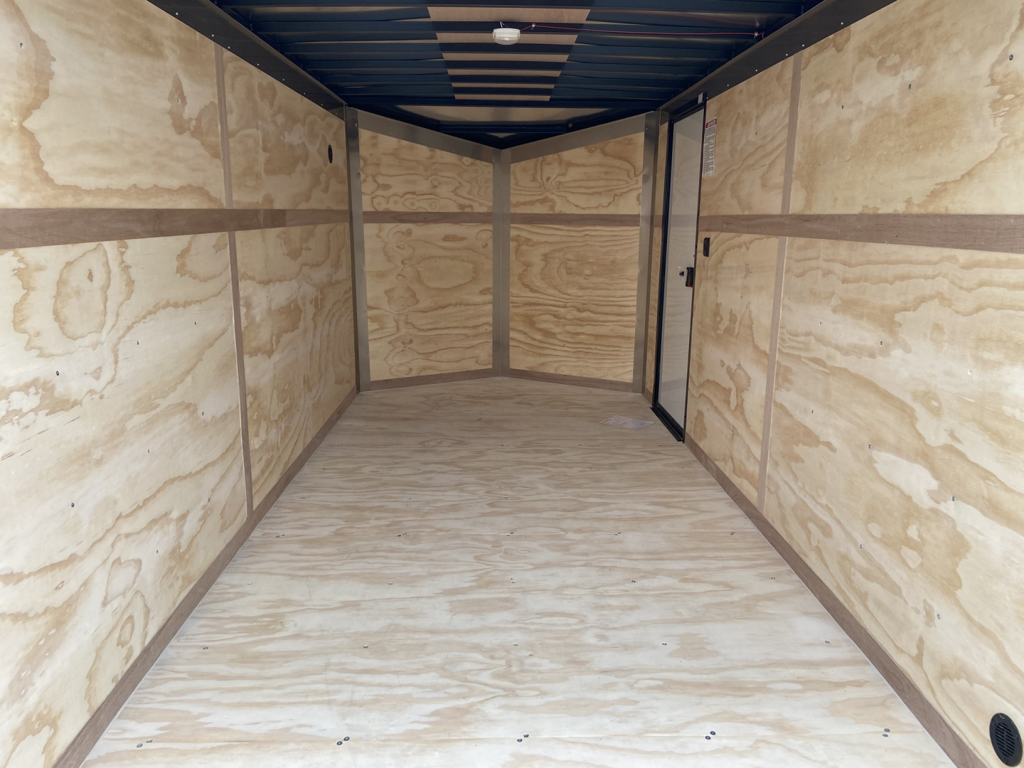 New United UJ-S-7X14 Cargo Enclosed Trailer