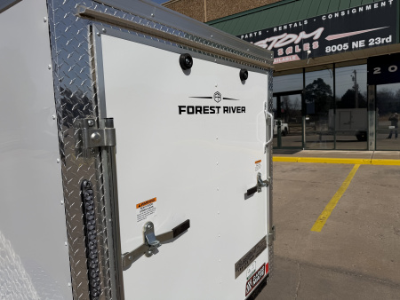 New #097601 2026 FOREST RIVER SA 5 X 8 SINGLE AXLE 3K ENCLOSED W/ REAR RAMP DOOR