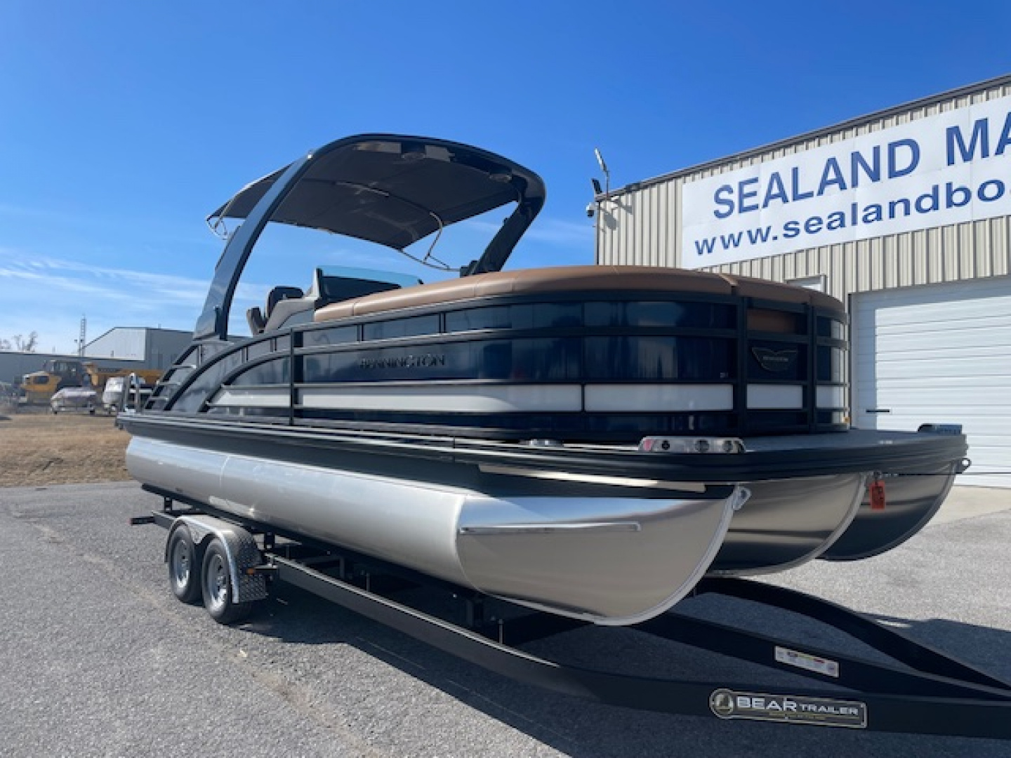 New 2026 Bennington 23 RSBA TRITOON Pontoon Boat