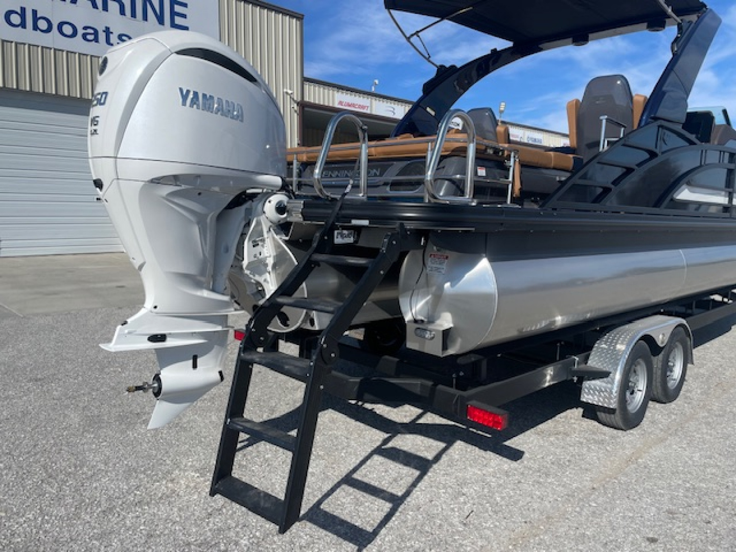 New 2026 Bennington 23 RSBA TRITOON Pontoon Boat