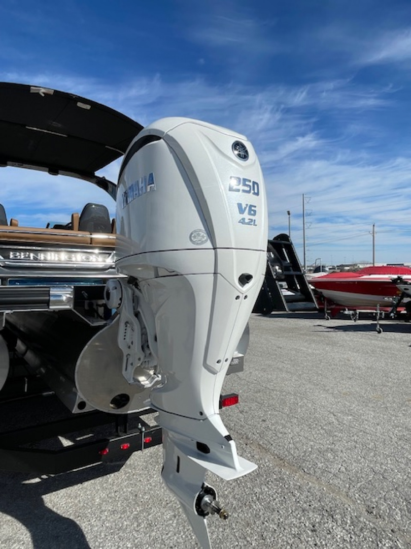 New 2026 Bennington 23 RSBA TRITOON Pontoon Boat