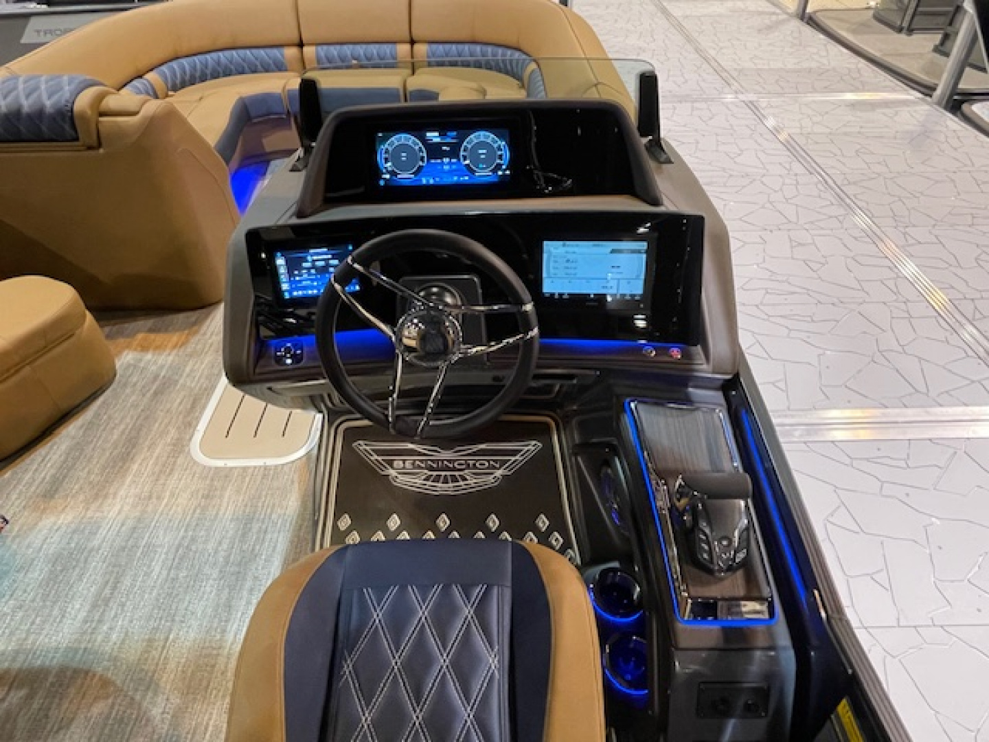 New 2026 Bennington 23 RSBA TRITOON Pontoon Boat