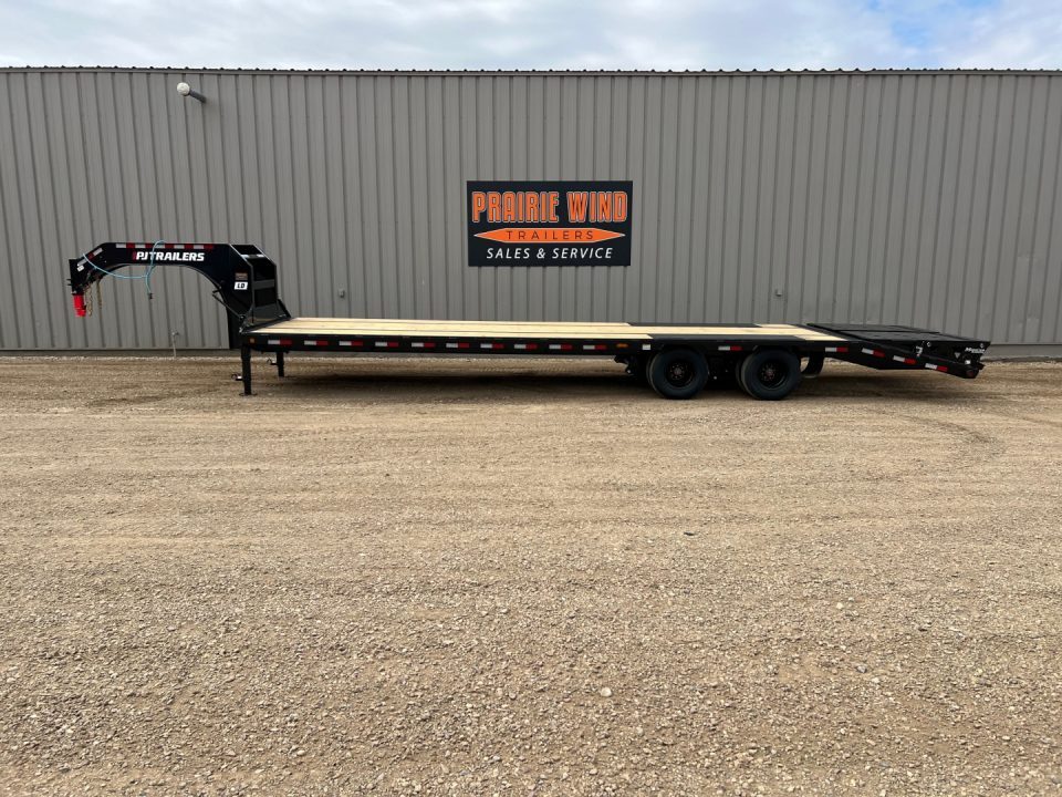 New 2026 PJ Trailers 32' LD Gooseneck 10K's Flatbed Trailer