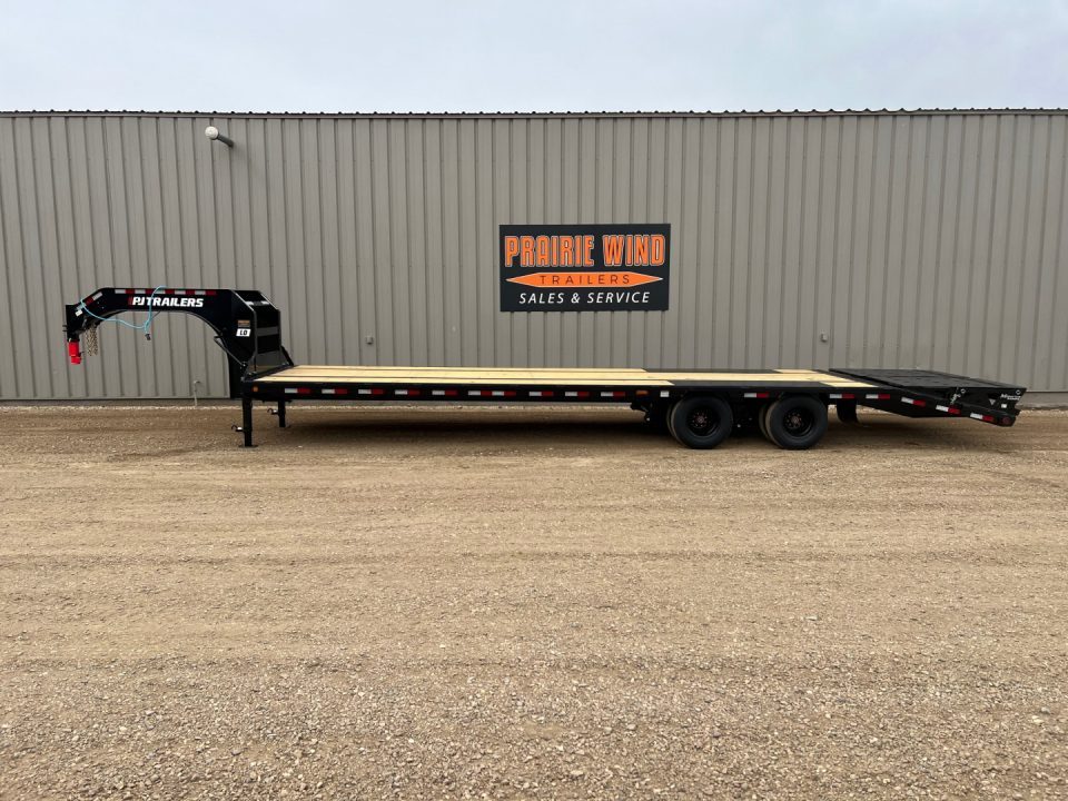 New 2026 PJ Trailers 32' LD Gooseneck 10K's Flatbed Trailer