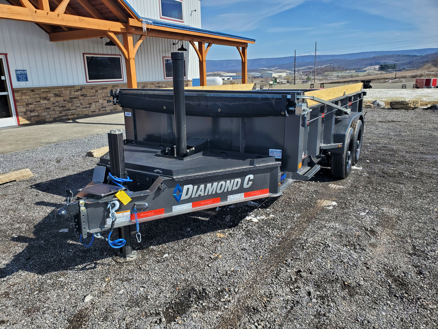 New 2026 Diamond C Trailers LPT207 Pacesetter Edition / 82"x14' / 15500 GVWR