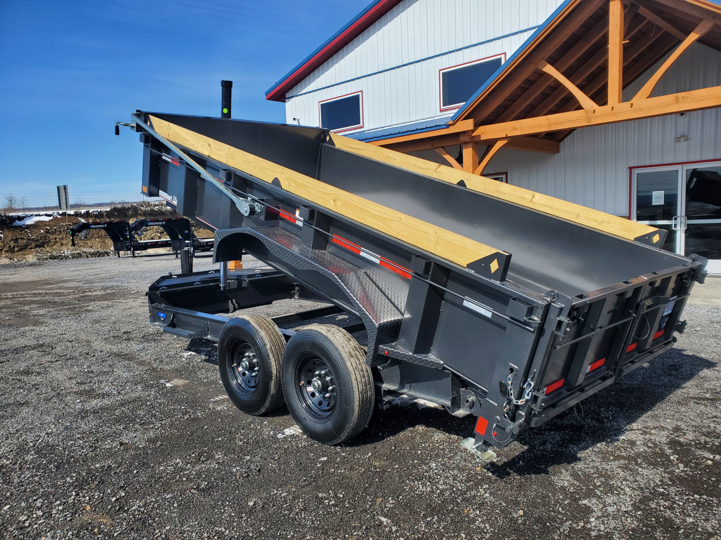 New 2026 Diamond C Trailers LPT207 Pacesetter Edition / 82"x14' / 15500 GVWR