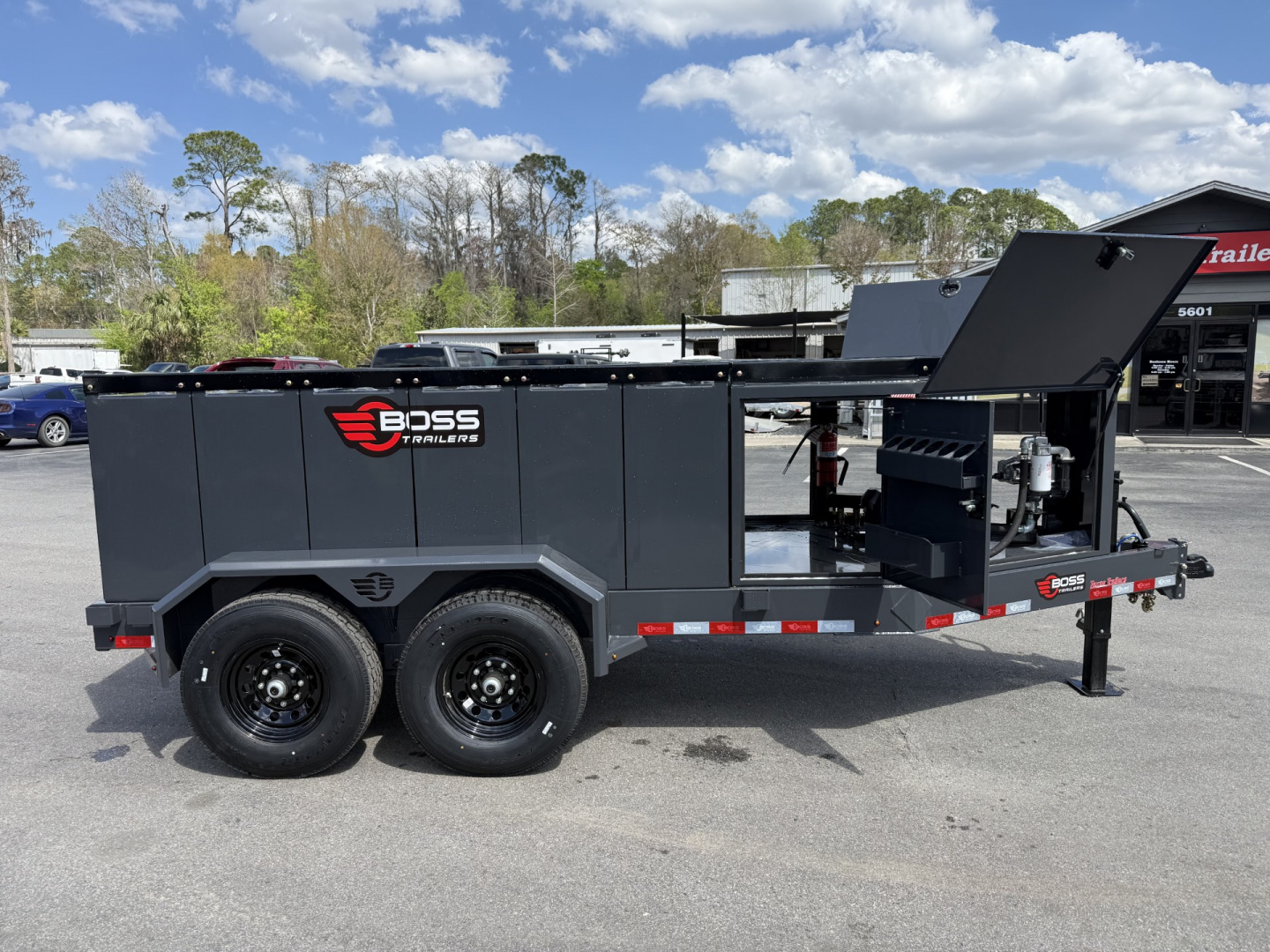 New MT660072 BOSS TRAILERS 660 GALLON MULTI TANK NO-HAZMAT FUEL TRAILER