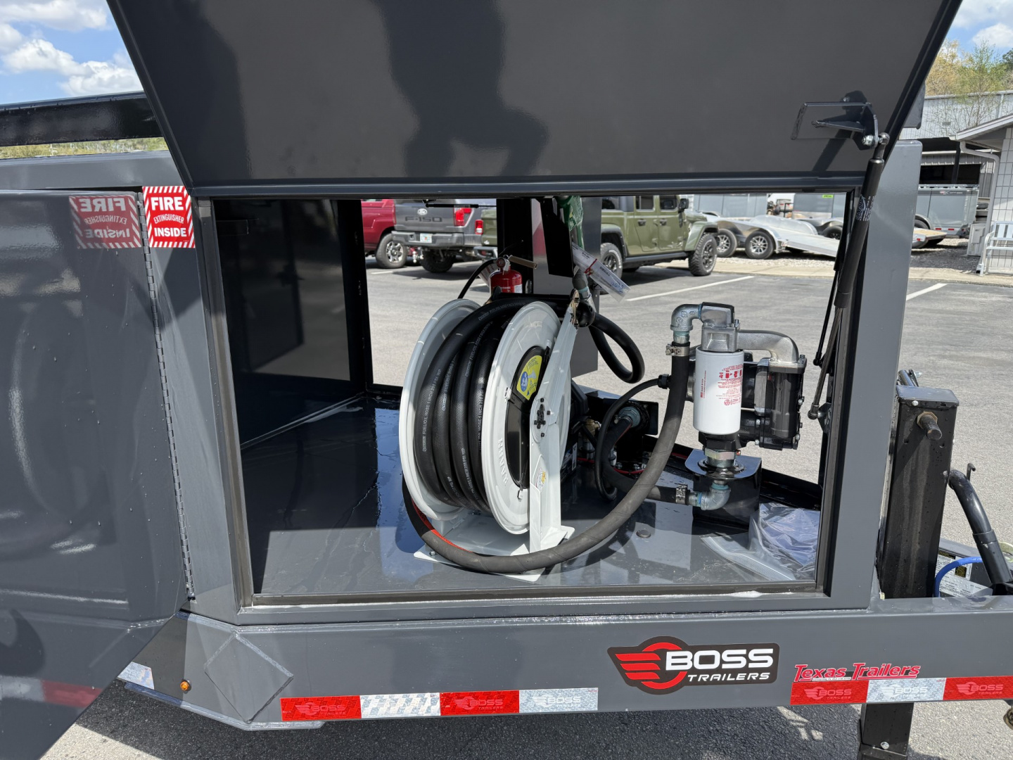 New MT660072 BOSS TRAILERS 660 GALLON MULTI TANK NO-HAZMAT FUEL TRAILER
