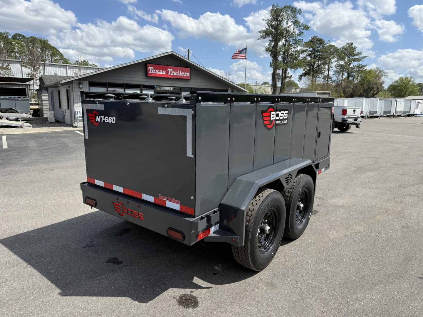 New MT660072 BOSS TRAILERS 660 GALLON MULTI TANK NO-HAZMAT FUEL TRAILER