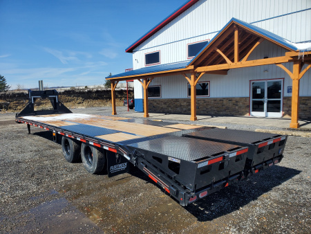 New 2026 Diamond C Trailers FMAX212 Gooseneck / 102"x32' / 25900 GVWR