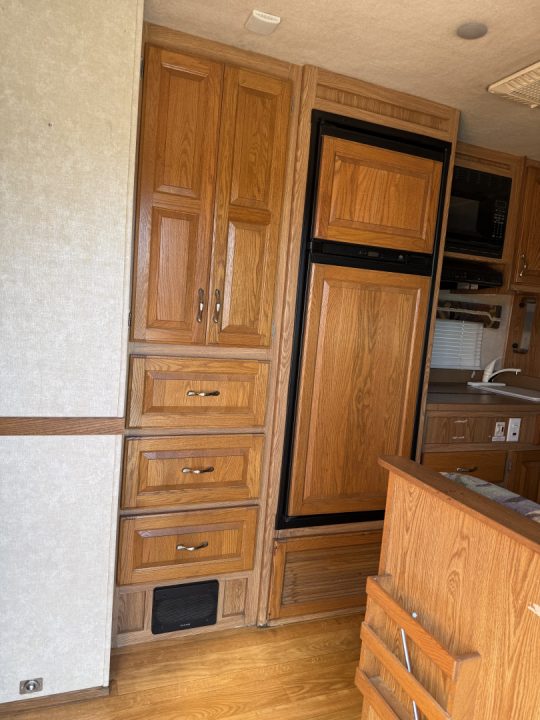 Used 2004 Silver Star 8312 Horse Trailer